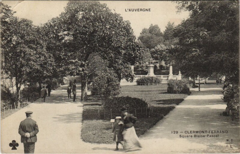 Carte postale ancienne Clermont Ferrand Square Blaise Pascal à Clermont-Ferrand