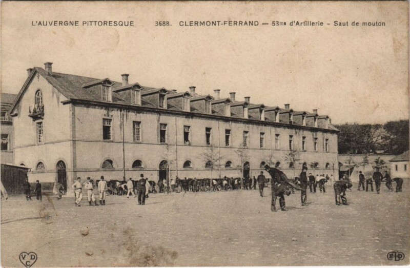Carte postale ancienne Clermont Ferrand 53me d'artillerie,Saut de mouton à Clermont-Ferrand