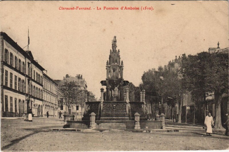 Carte postale ancienne Clermont Ferrand Fontaine d'Amboise à Clermont-Ferrand