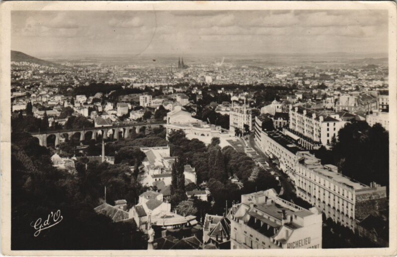 Carte postale ancienne Clermont Ferrand Perspective de Royat à Clermont-Ferrand