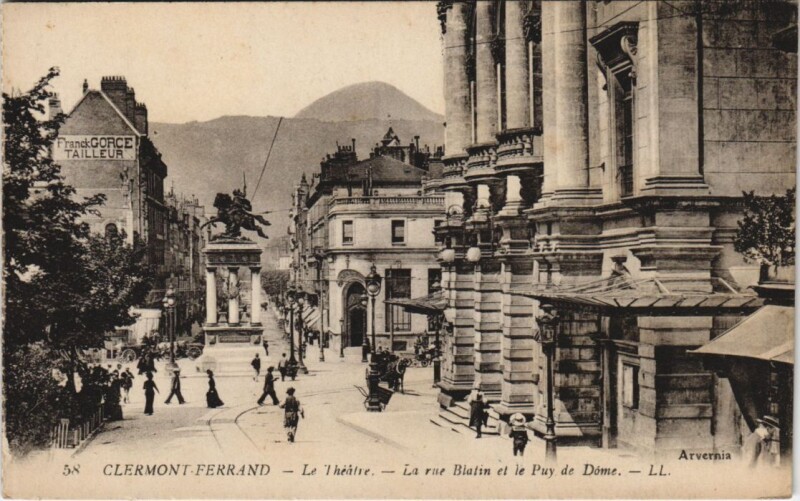 Carte postale ancienne Clermont Ferrand Le Theatre à Clermont-Ferrand
