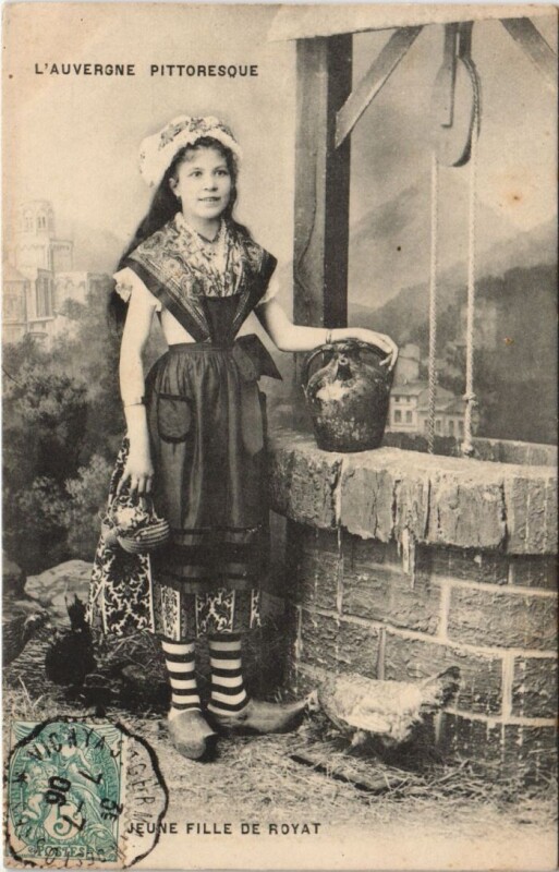 Carte postale ancienne Royat jeune fille à Royat