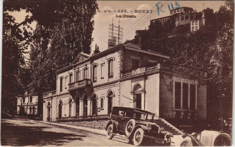 Carte postale ancienne Royat La Poste à Royat