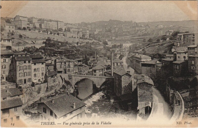 Carte postale ancienne Thiers vue generale à Thiers