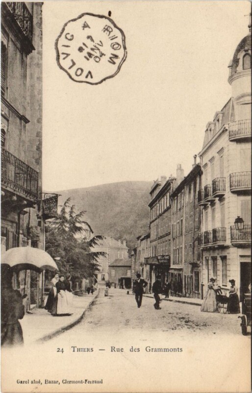 Carte postale ancienne Thiers Rue des Grammonts à Thiers