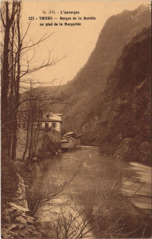 Carte postale ancienne Thiers Gorges de la Durolle à Thiers