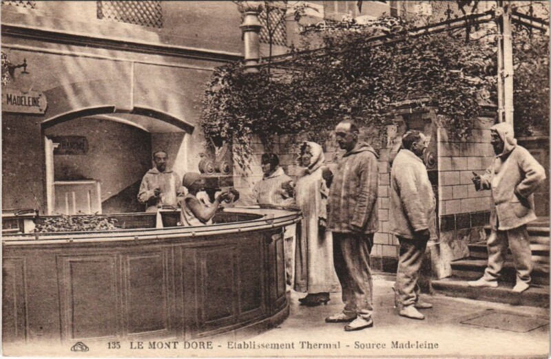 Carte postale ancienne Le Mont Dore Etablissement Thermal à Mont-Dore