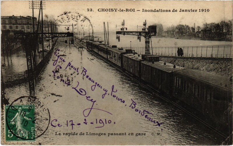 Carte postale ancienne Choisy le Roi Le rapide de Limoges passant en gare France à Choisy-le-Roi