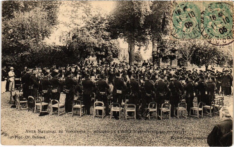 Carte postale ancienne Vincennes Asile National, musique France à Vincennes