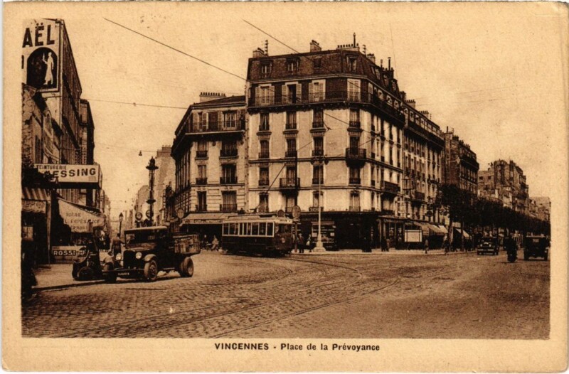 Carte postale ancienne Vincennes Place de la Prevoyance France à Vincennes