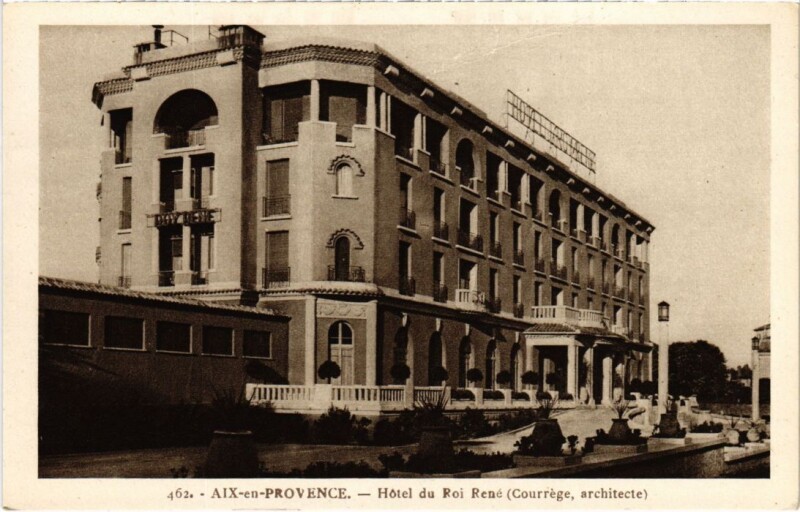 Carte postale ancienne Aix-en-Provence Hotel du Roi Rene à Aix-en-Provence