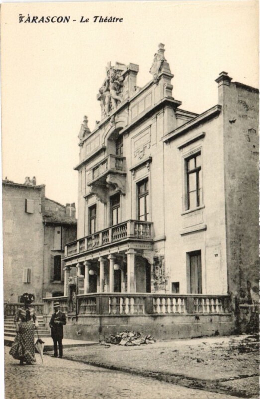 Carte postale ancienne Tarascon Le Theatre à Tarascon