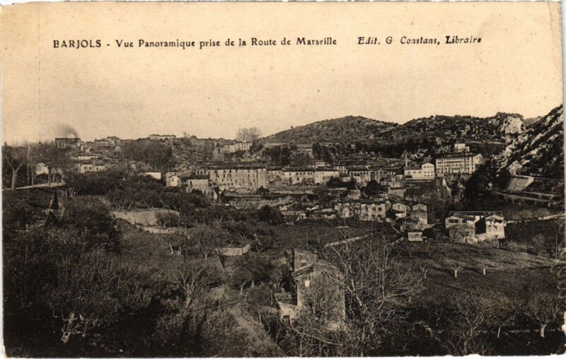 Carte postale ancienne Barjols Vue Panoramique prise de la Route de Marseille à Marseille