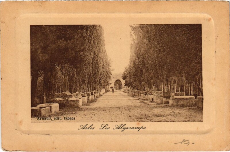 Carte postale ancienne Arles Les Alyscamps à Arles