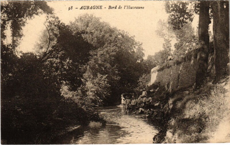 Carte postale ancienne Aubagne Bord de l'Huveaune à Aubagne