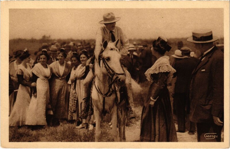 Carte postale ancienne En Camargue - En Attendant la Ferrade