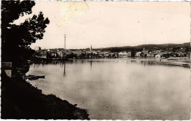 Carte postale ancienne Martigues Vue Panoramique à Martigues