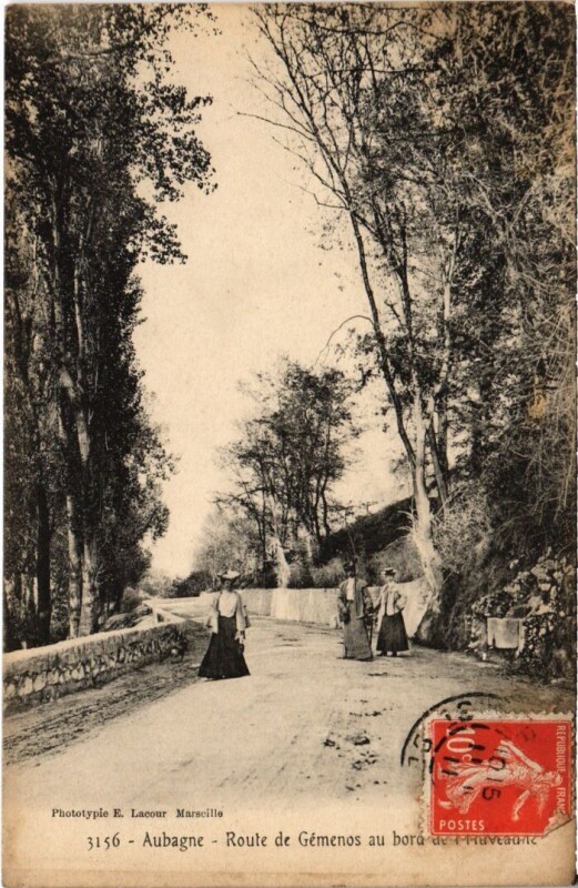 Carte postale ancienne Aubagne Route de Gemenos à Aubagne