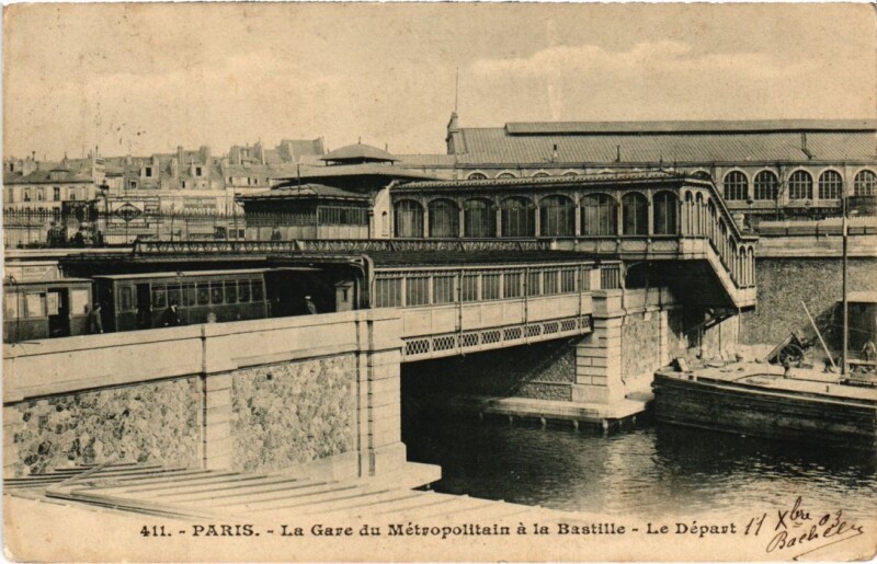 Carte postale ancienne Paris 12e Gare du Metropolitain La Bastille Depart à Paris 12e