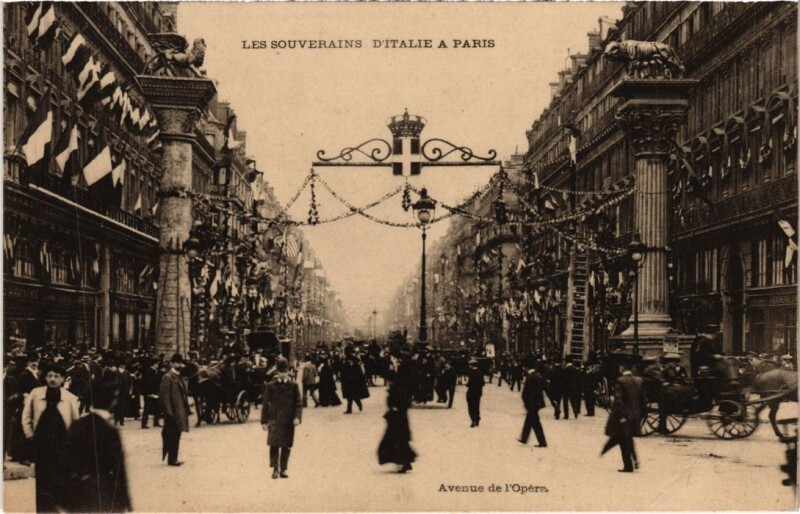 Carte postale ancienne Paris 9e Souverains d'italie a Paris Avenue de l'Opera à Paris 9e
