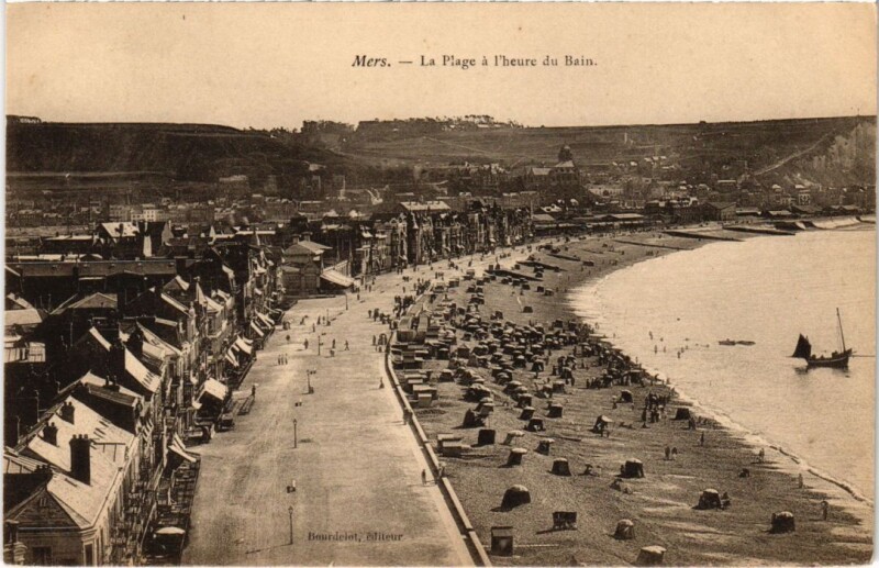 Carte postale ancienne Mers-les-Bains La Plage a l'Heure du Bain à Mers-les-Bains