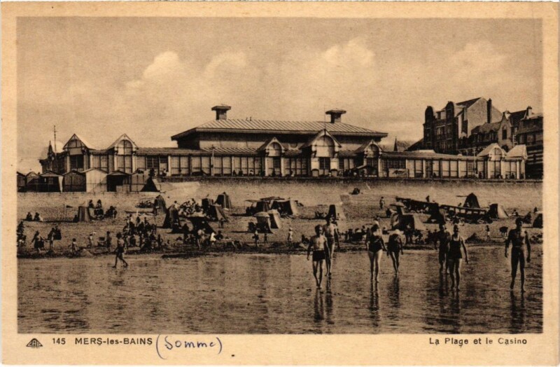 Carte postale ancienne Mers-les-Bains La Plage et le Casino à Mers-les-Bains