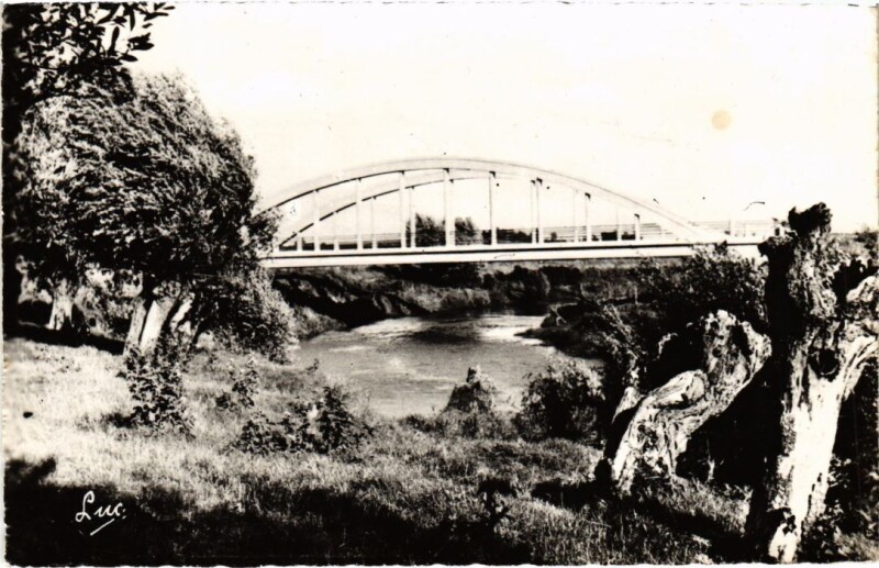 Carte postale ancienne Fort-Mahon-Plage Le Pont sur l'Authie à Authie