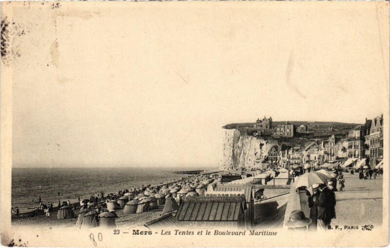 Carte postale ancienne Mers-les-Bains Les Tentes et le Boulevard Maritime à Mers-les-Bains