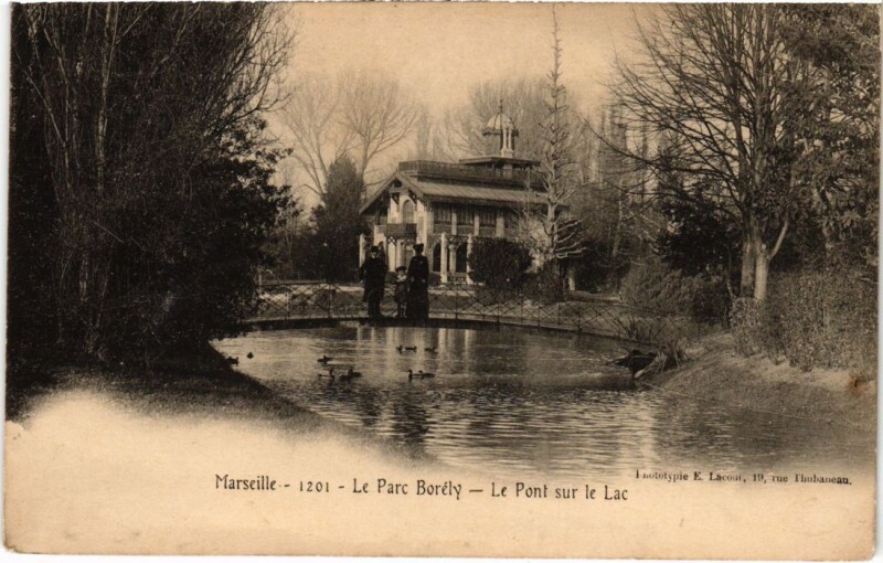 Carte postale ancienne Marseille Le Parc Borely - Le Pont sur le Lac à Marseille