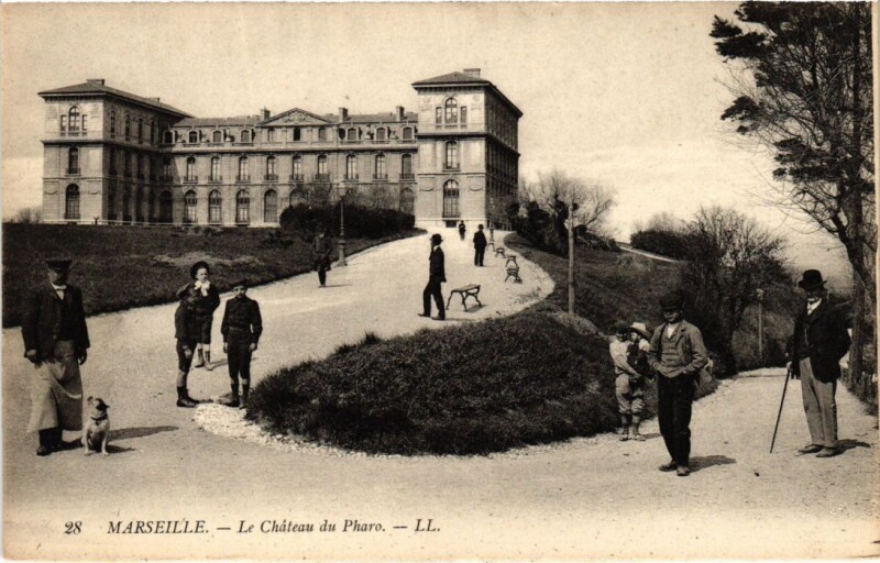 Carte postale ancienne Marseille Le Chateau du Pharo à Marseille