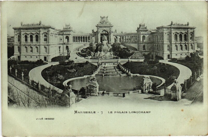 Carte postale ancienne Marseille Le Palais Longchamp à Marseille