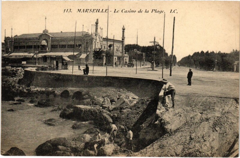 Carte postale ancienne Marseille Le Casino de la Plage à Marseille