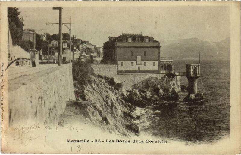 Carte postale ancienne Marseille Les Bords de la Corniche à Marseille