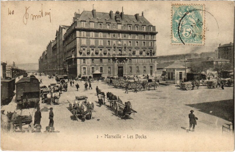 Carte postale ancienne Marseille Les Docks à Marseille