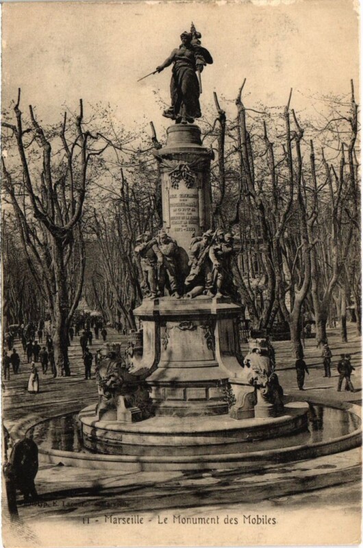 Carte postale ancienne Marseille Le Monument des Mobiles à Marseille