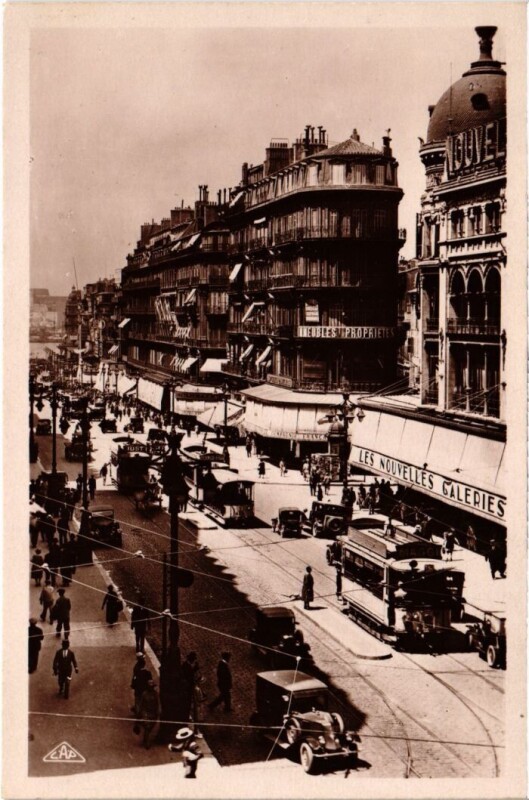 Carte postale ancienne Marseille La Cannebiere à Marseille