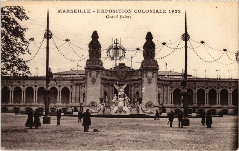 Carte postale ancienne Marseille Exposition Coloniale - Grand Palais à Marseille