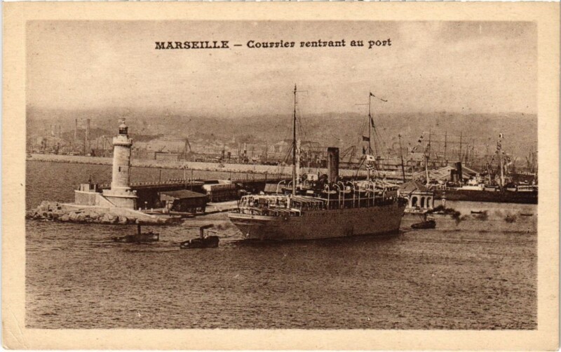 Carte postale ancienne Marseille Courrier Rentrant au Port à Marseille