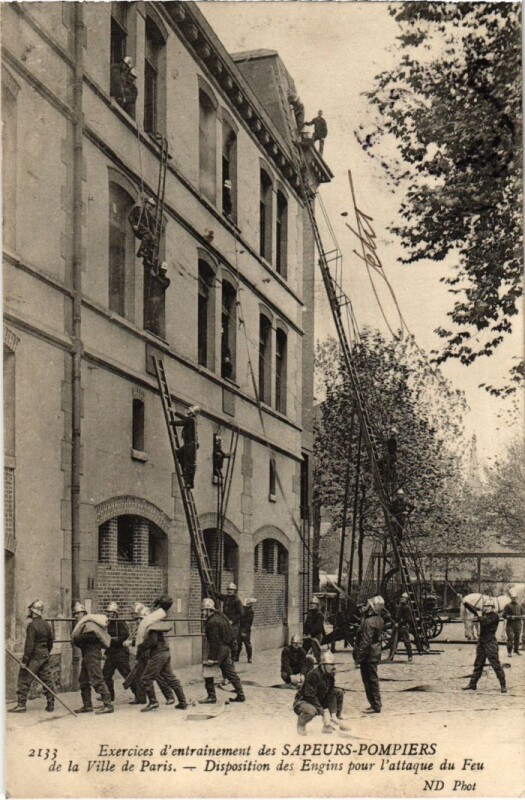 Carte postale ancienne Paris Sapeurs-Pompiers Firefighters Exercice d'entrainement