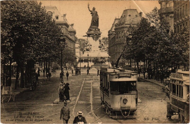 Carte postale ancienne Paris 3e Rue du Temple tramway à Paris 3e