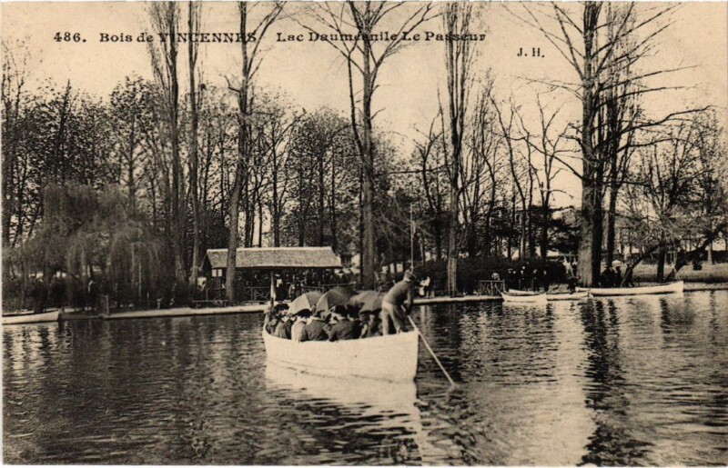 Carte postale ancienne Paris 12e Bois de Vincennes Lac Daumesnil Le Passeur à Paris 12e