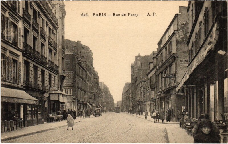 Carte postale ancienne Rue de Passy à Paris 16e