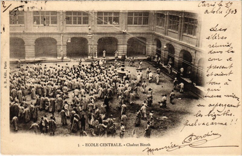 Carte postale ancienne Paris 3e Ecole Centrale Chahut Bizuth à Paris 3e