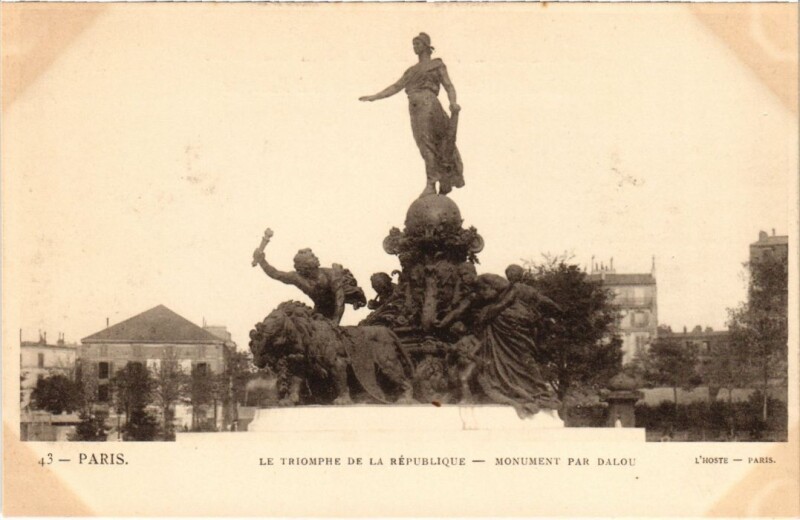 Carte postale ancienne Paris 12e triomphe de la Republique à Paris 12e