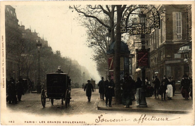 Carte postale ancienne Paris 9e les grands Boulevards à Paris 9e