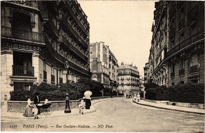 Carte postale ancienne Passy - Rue Gustave-Nadeau à Paris 16e