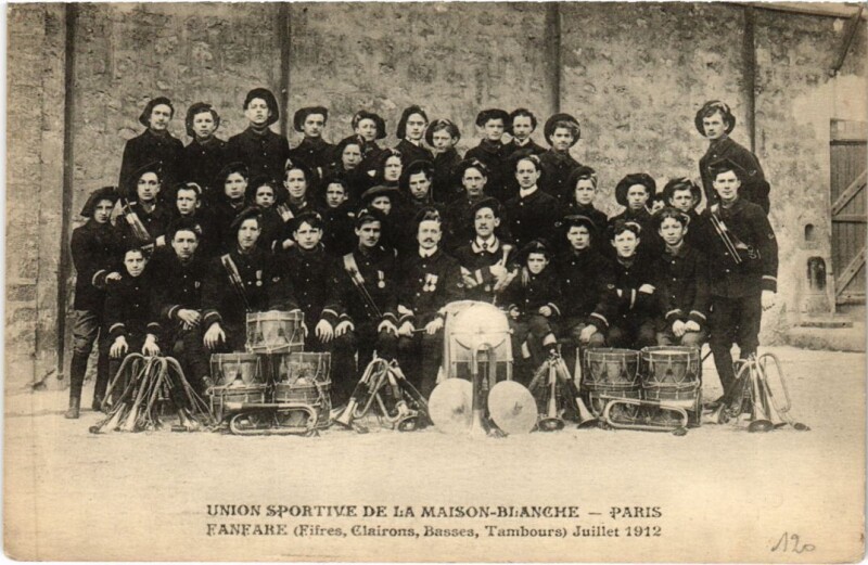 Carte postale ancienne Union Sportive de la Maison Blanche - Fanfare - Juillet 1912 à Paris 13e