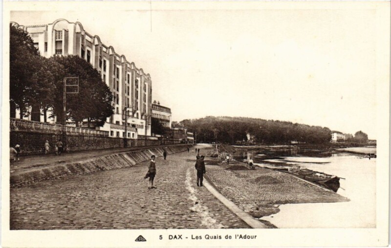 Carte postale ancienne Dax Les Quais de l'Adour