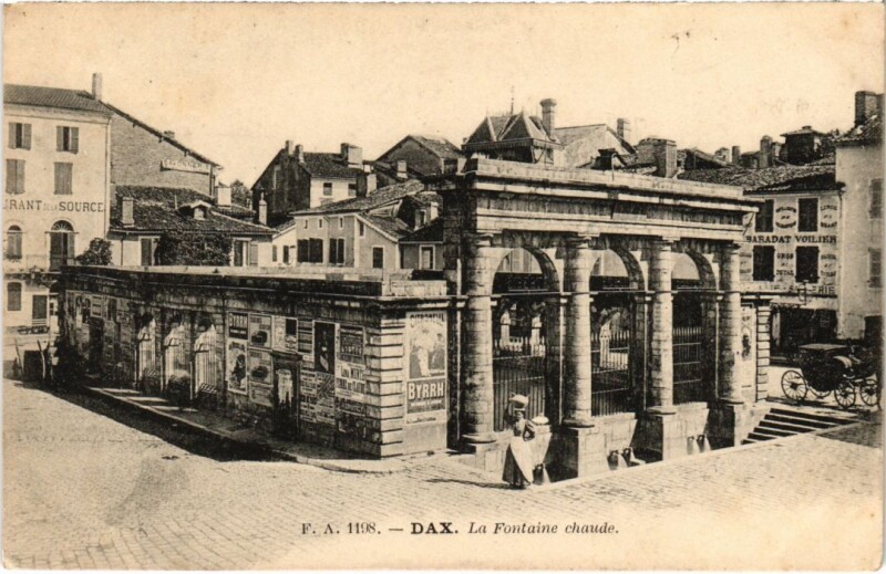 Carte postale ancienne Dax Fontaine chaude