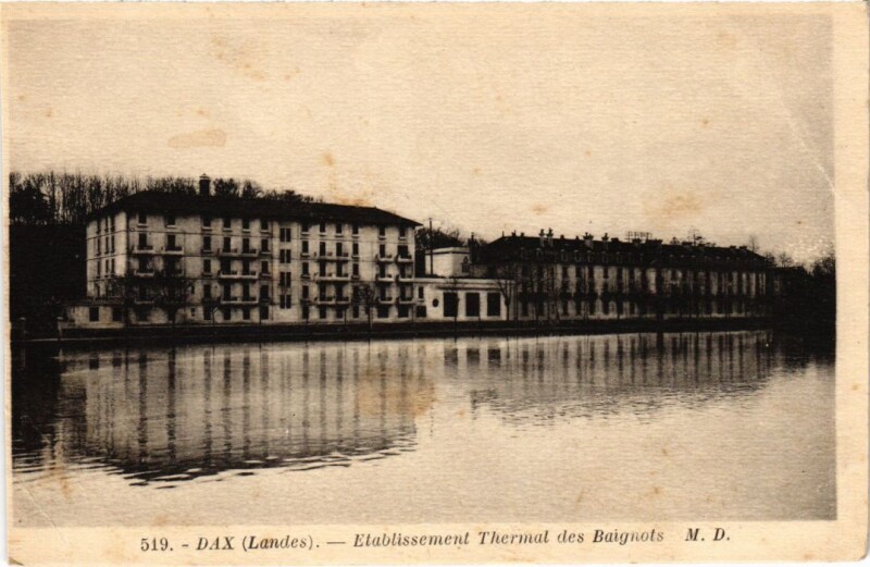 Carte postale ancienne Dax Etablissement Thermal des Baignots